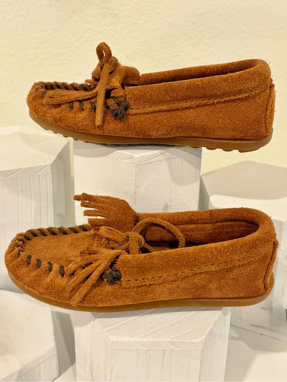 Authentic Minnetonka toddler size 8 Suede Fringe Moccasins - Cognac Brown